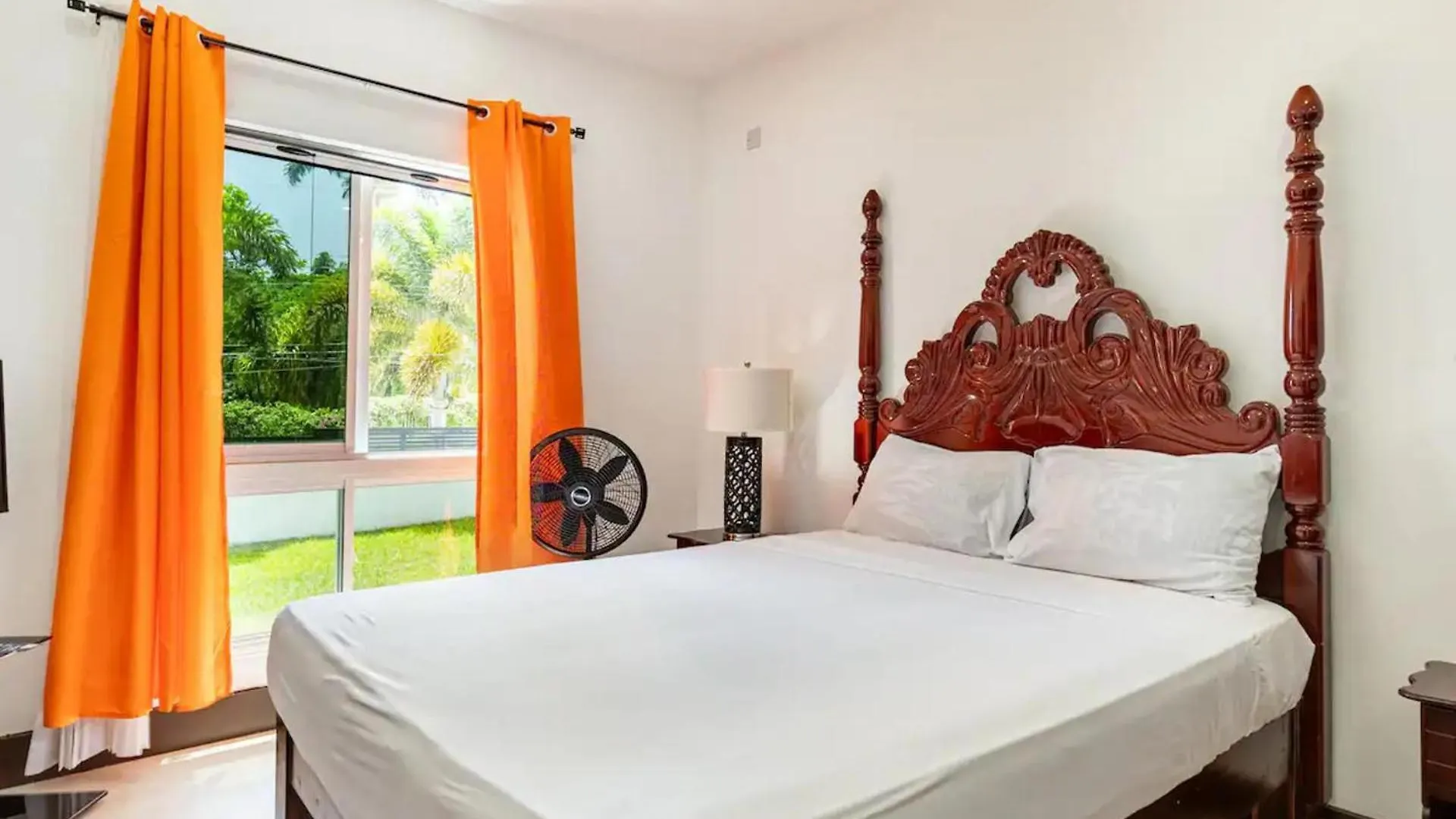 Unit 1 Palazzo Rickets Drive Runaway Bay 0*,